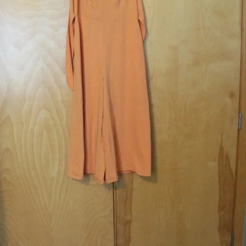 AMANDA UPRICHARD - Picture 2 of 9
